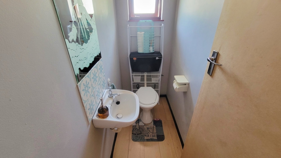 3 Bedroom Property for Sale in Glenhaven Western Cape